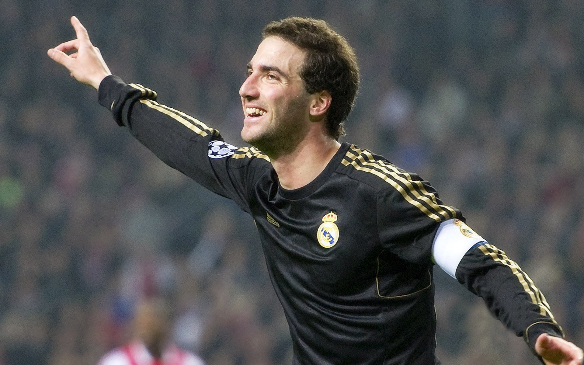 开云体育官网-利物浦经历伤病困扰，拼尽全力争取胜利，利物浦现状